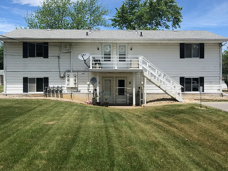 419 Commanche Dr #B — Photo 2