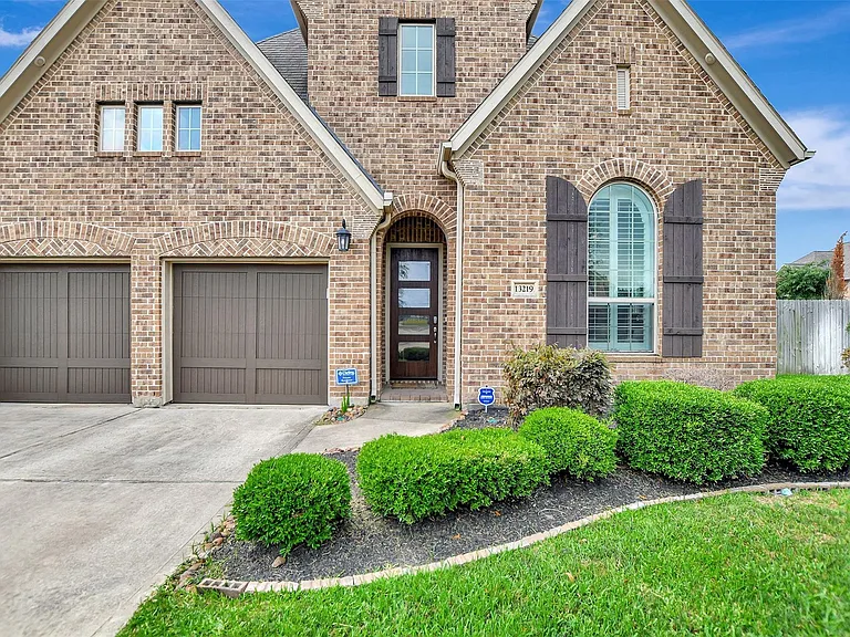 13219 Parkway Hills Dr — Photo 41
