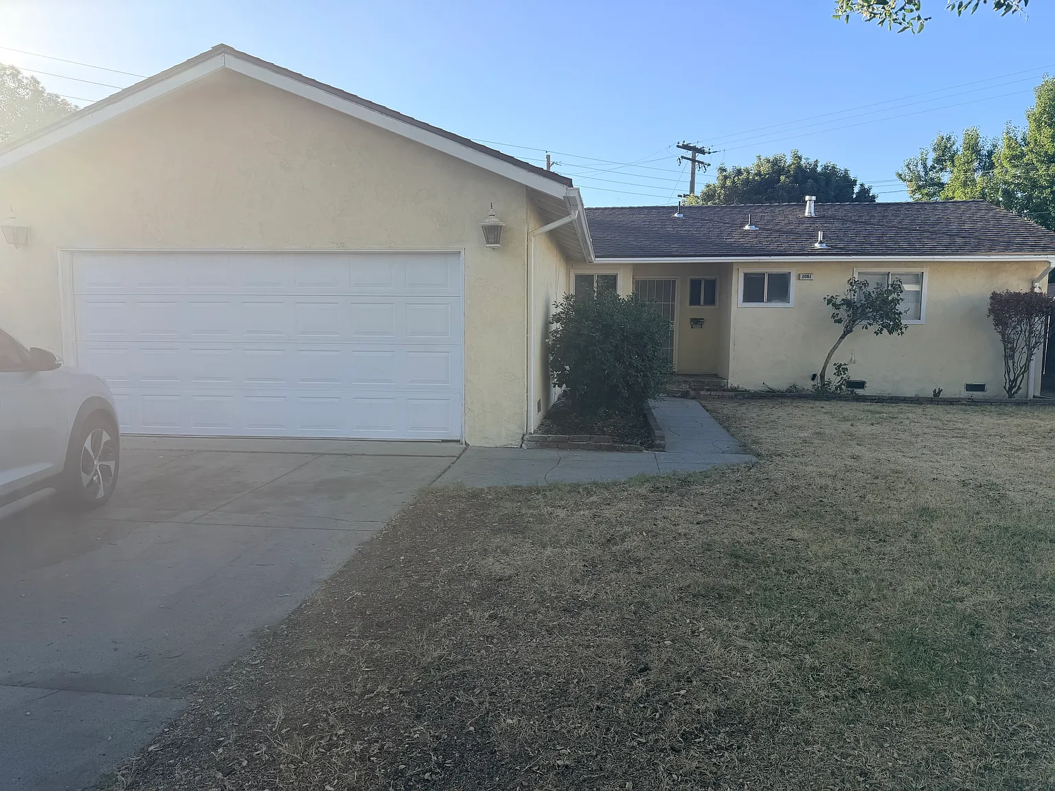 3 bed, 1175 sqft, $2,400 — Photo 2