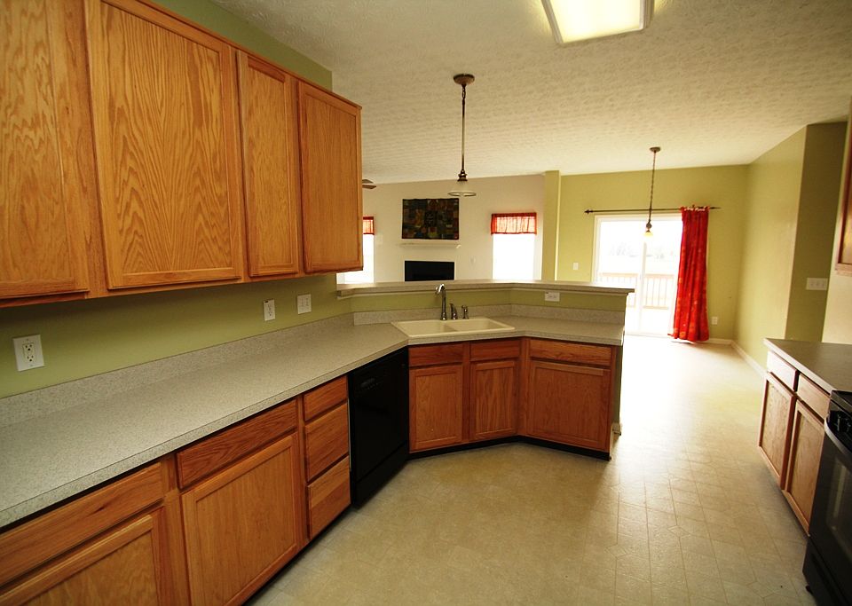 1st image of 277 Lillian Dr