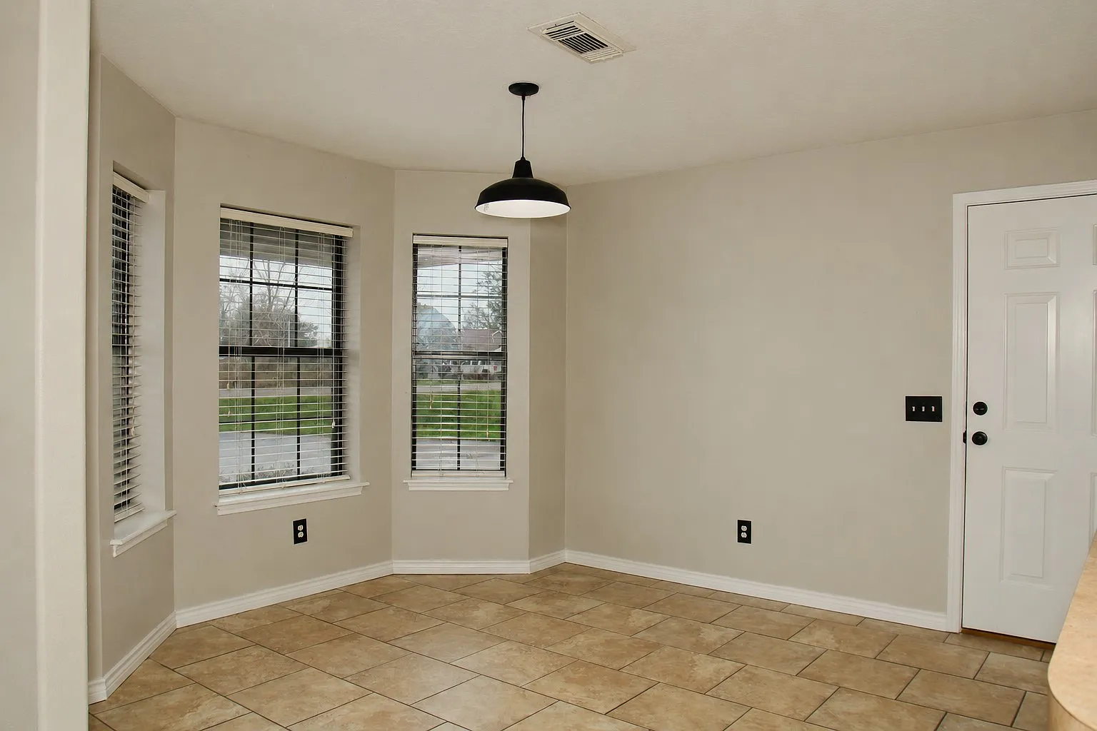 3121 County Road 415B - 1 — Photo 4