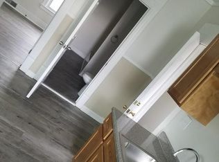 1808 Lodi St APT 4, Syracuse, NY 13208