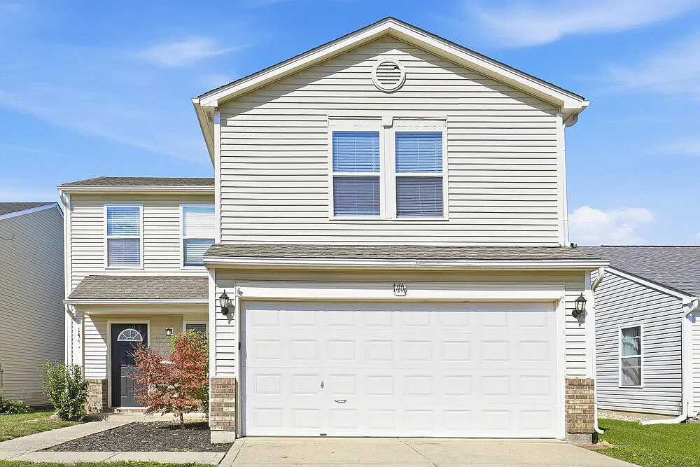 3 bed, 2.5 bath, 1323 sqft, $1,765 — Photo 1