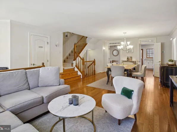 1135 Quaker Hill Ct, Alexandria, VA 22314