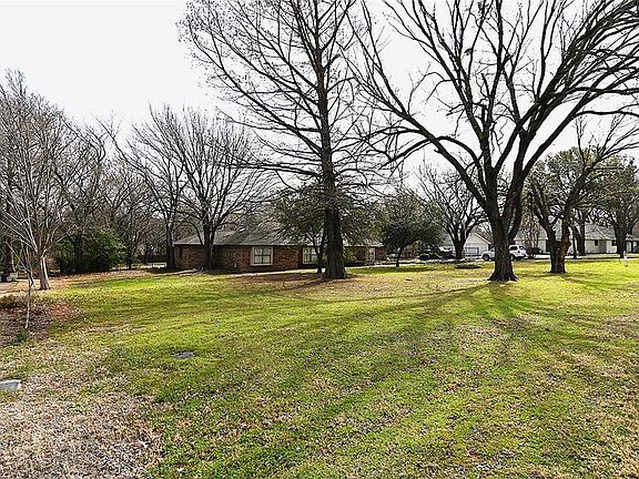 4th image of 1211 Wood Creek Ln