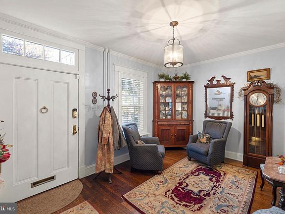 4th image of 216 Fairmont Ave