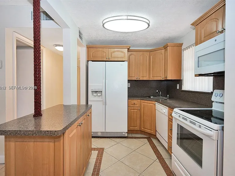 8500 SW 109th Ave #6-102 — Photo 6