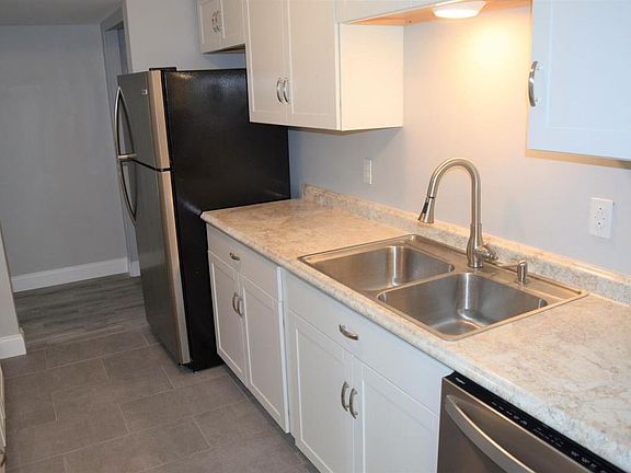 2nd image of 180 Berlin Dr