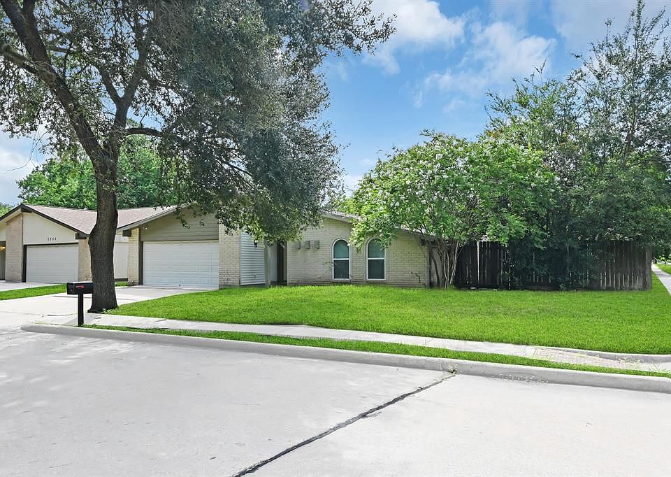 1st image of 2239 Fairgreen Dr