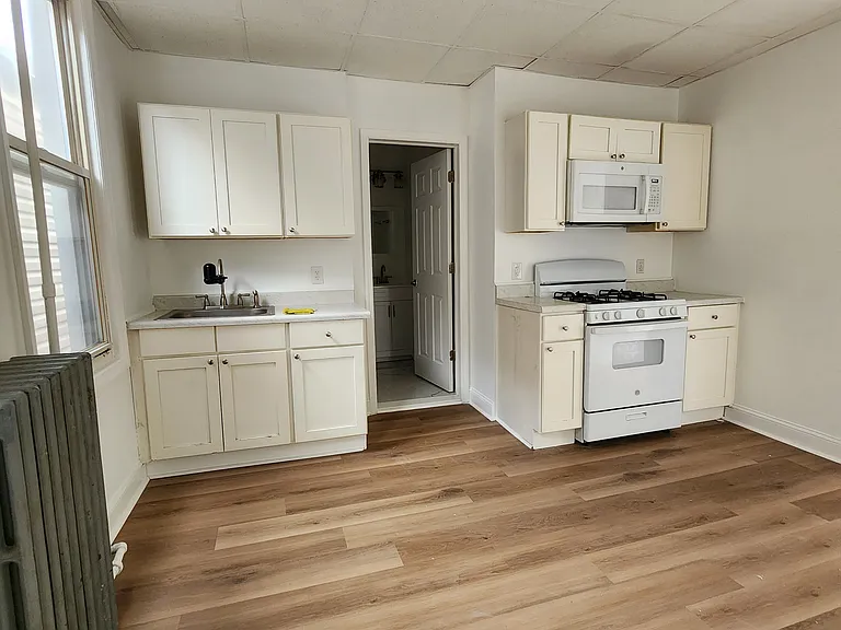 74 W 7th St #2 — Photo 13