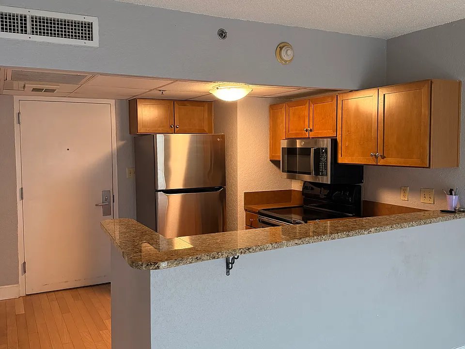 151 E Washington St #503
