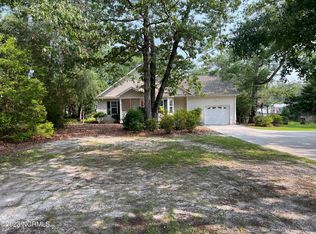 409 Loma Linda Dr, Cape Carteret, NC 28584