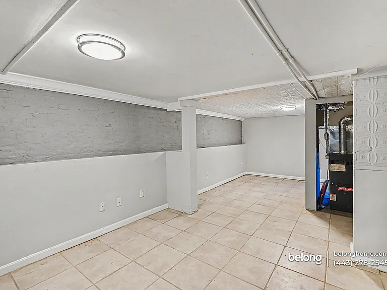 1111 W Lombard St — Photo 12