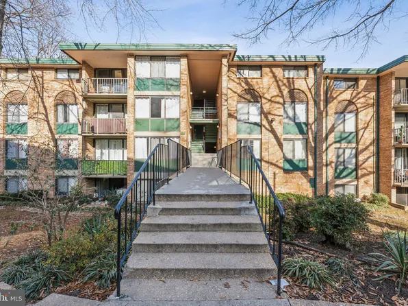 505 N Armistead St APT 302, Alexandria, VA 22312