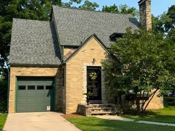 1183 Columbus Cir, Janesville, WI 53545