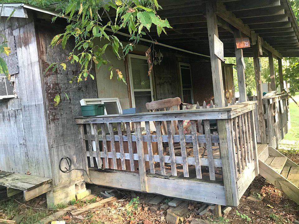 2nd image of 121 Skidmore Ln