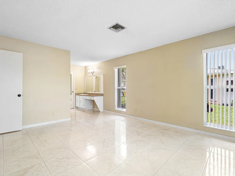 1641 NW 19th Ter #46-A — Photo 15