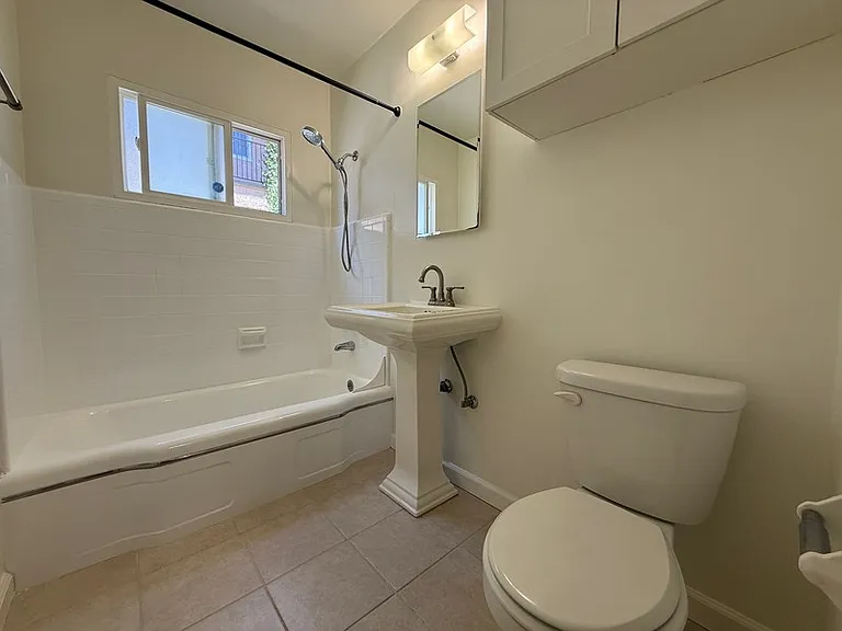 3109 Jarvis St — Photo 14