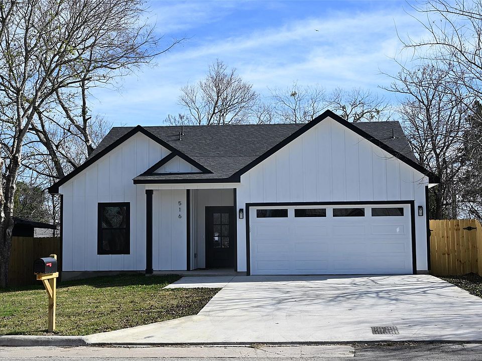 1st image of 516 N Hackberry Ave