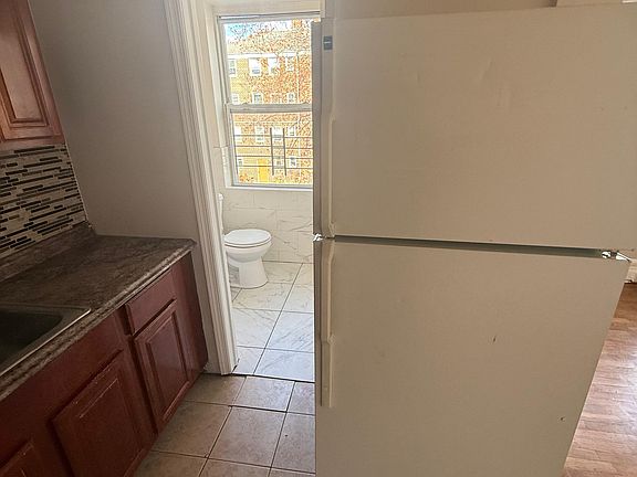 5th image of 75 Carnegie Ave APT 5