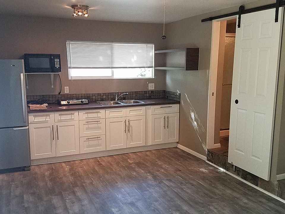 1st image of 409 Idaho Ave #B