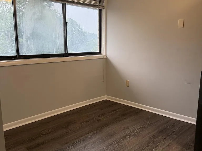 140 Royal Oak Dr #I — Photo 10