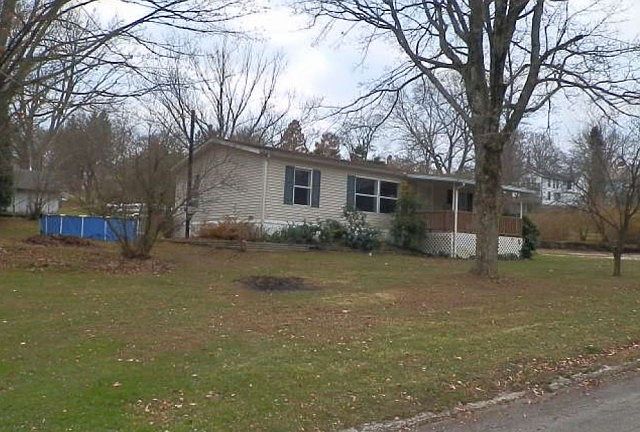 2nd image of 226 E North St