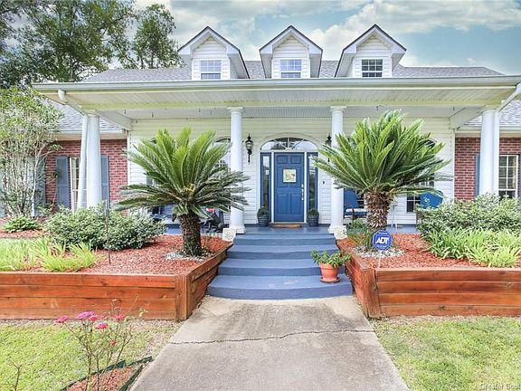 2nd image of 2595 Bayou Cir