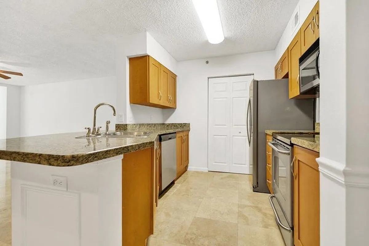 Building Photo - 3143 Clint Moore Rd #105