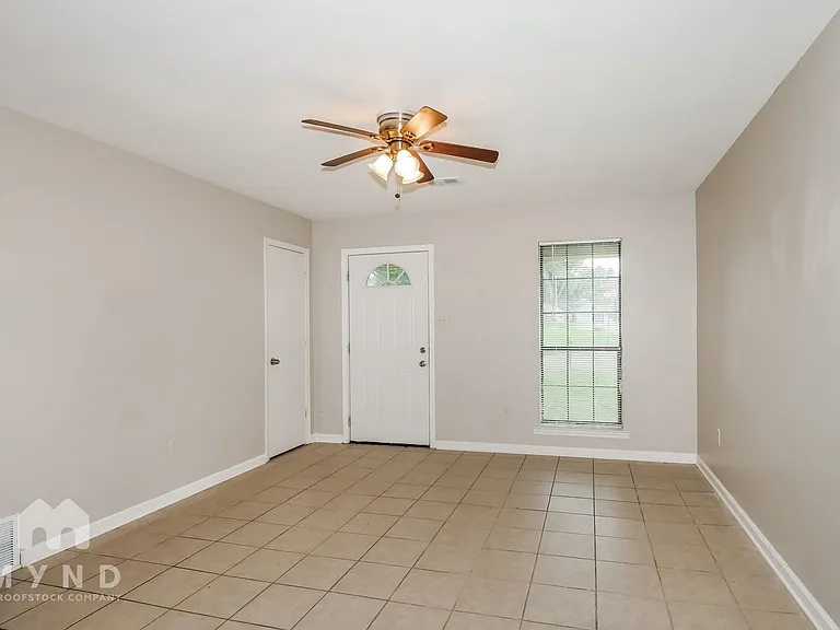 10571 Chateau Rd — Photo 6