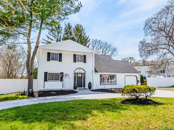 2 Grove Avenue, Coram, NY 11727