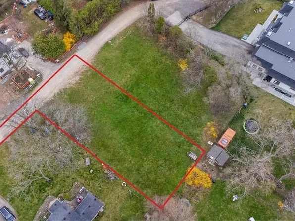 1066 6th Line, Oakville, ON L6H 1W5