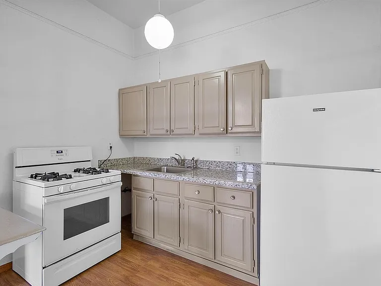 1231 Park Ave #C — Photo 9
