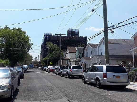 5th image of 108-29 Union Hall St