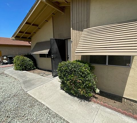 2nd image of 586 Solano Dr