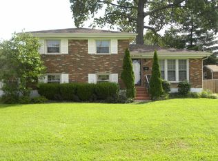 6009 Shadow Run Rd, Louisville, KY 40219