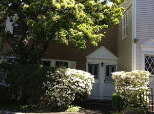 102 Valley Rd APT 20, Cos Cob, CT 06807