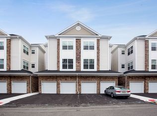 407 Parkview Ln, Rockaway, NJ 07866