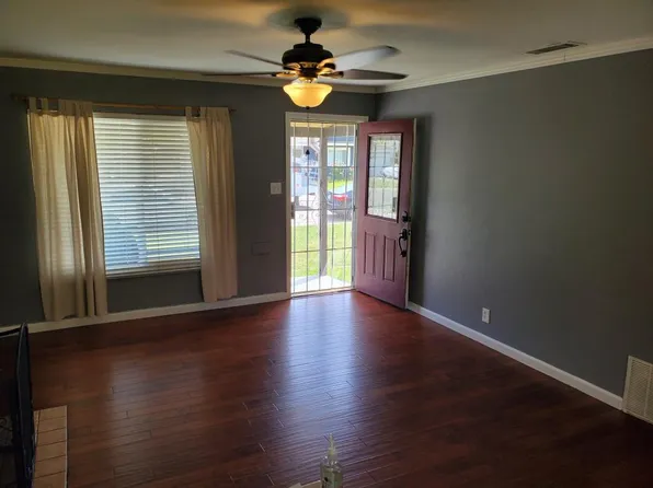 213 W Norwich Dr, Stockton, CA 95207