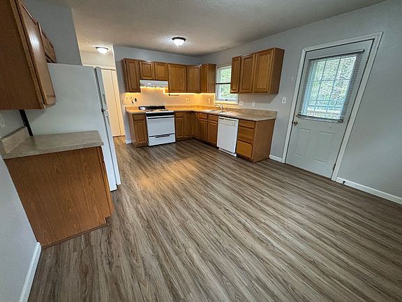 3rd image of 333 Woodlawn Ave