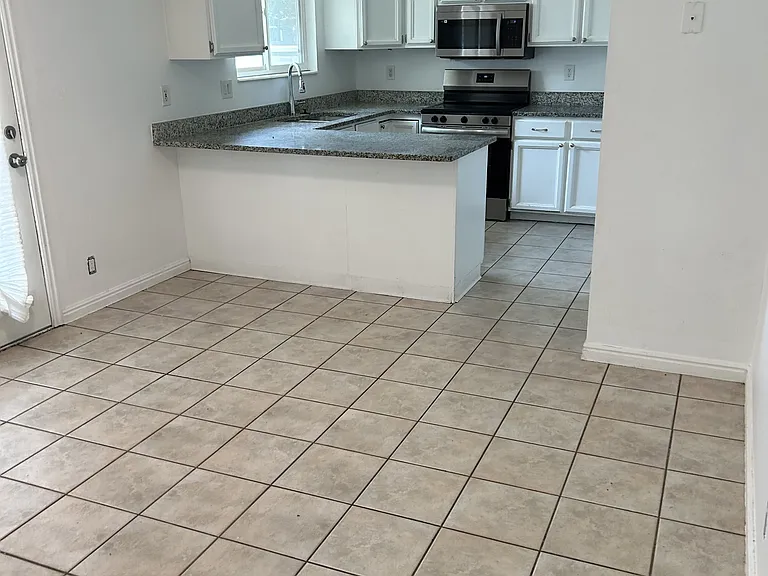5972 S Roanoke Cir — Photo 6