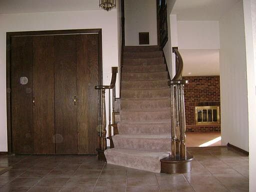 5th image of 620 E Winston Dr