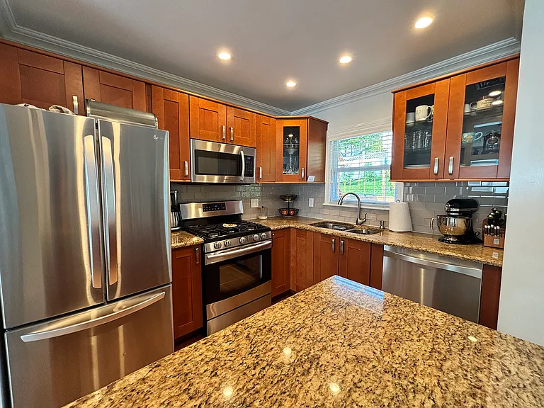 120 Pilgrim Dr — Photo 18