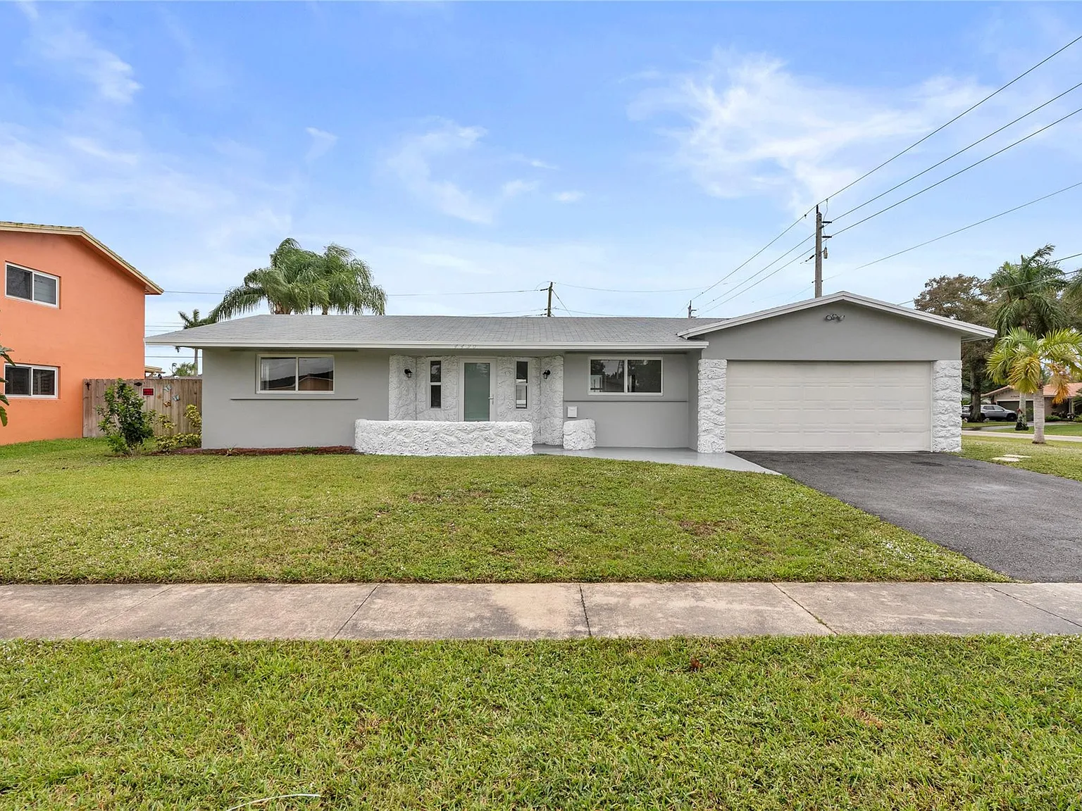 3 bed, 2.0 bath, 1672 sqft, $4,500 — Photo 2