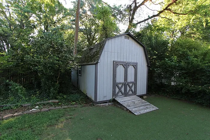1000 Beverly Dr — Photo 15