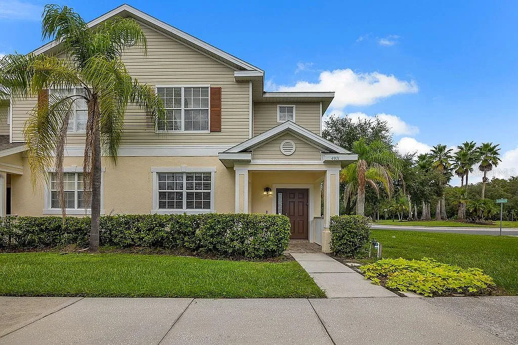 3 bed, 3.0 bath, 1504 sqft, $1,900 — Photo 1