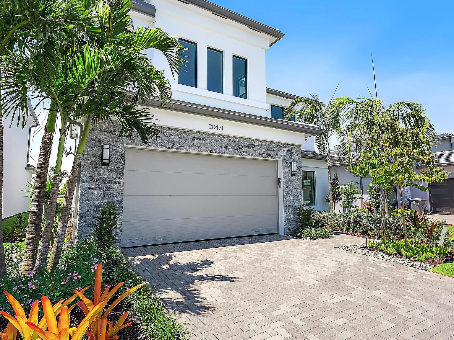 5 bed, 5.0 bath, 3882 sqft, $12,500 — Photo 4