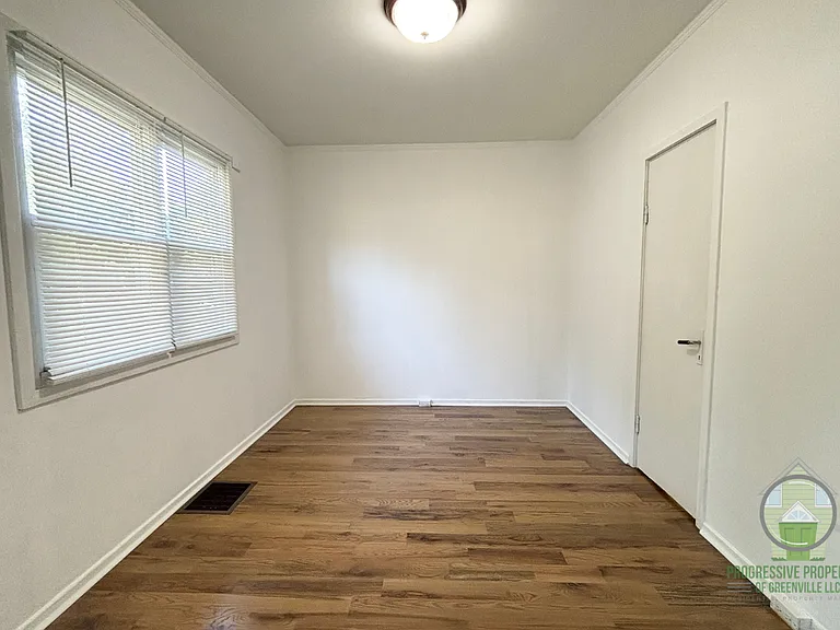 109 Buist Ave — Photo 7