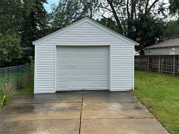 2nd image of 218 Johnson Ave