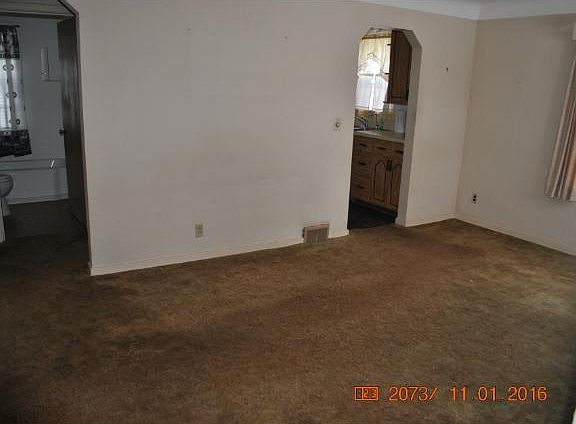 4th image of 4711 Azelia Ave N